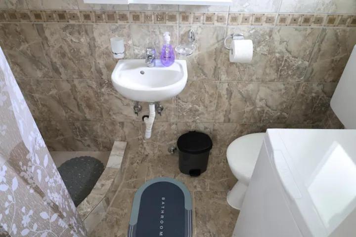 R&m Apartment Tivat
